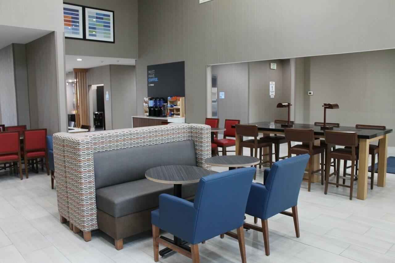 Holiday Inn Express & Suites - Tulare By Ihg Exteriér fotografie