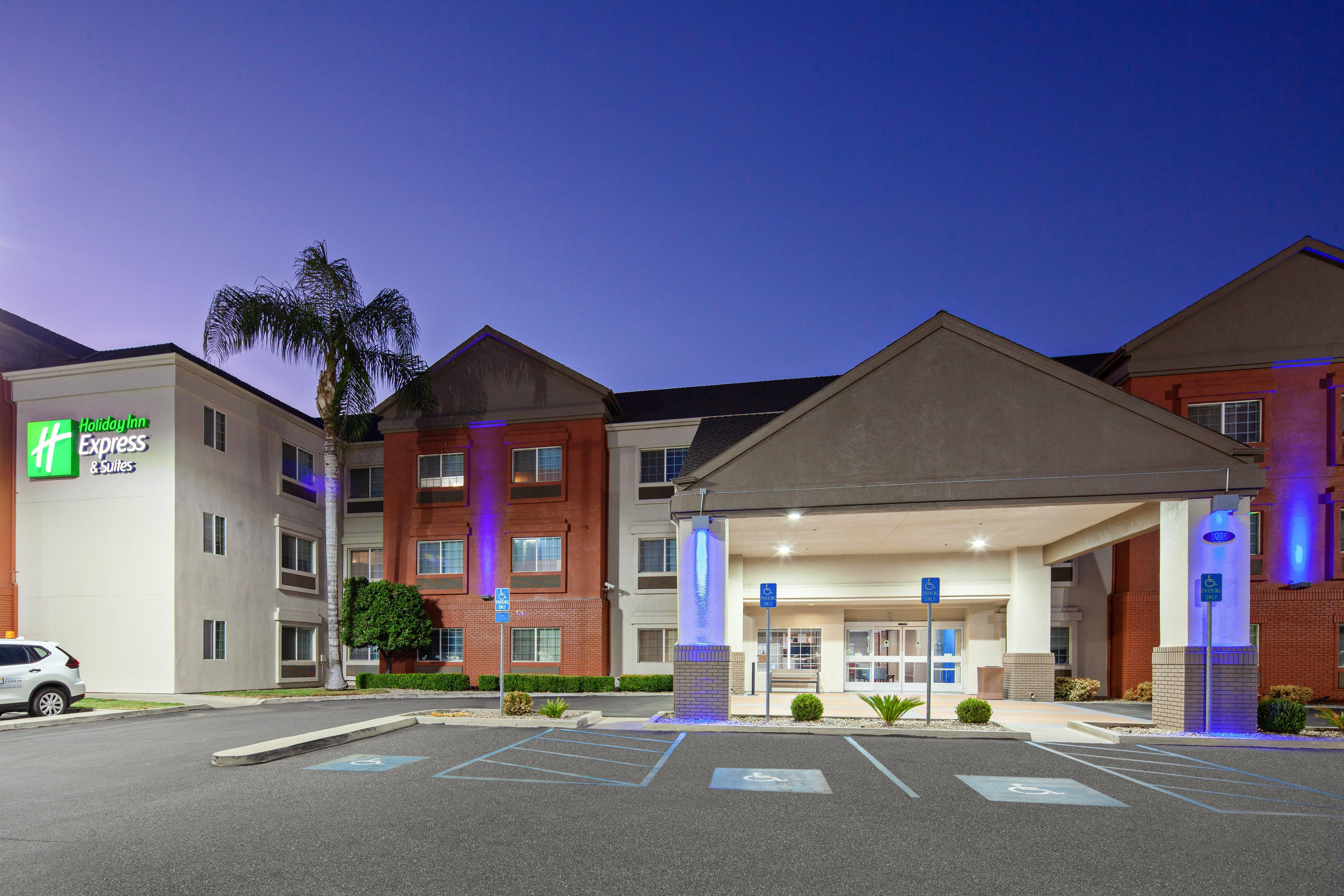 Holiday Inn Express & Suites - Tulare By Ihg Exteriér fotografie