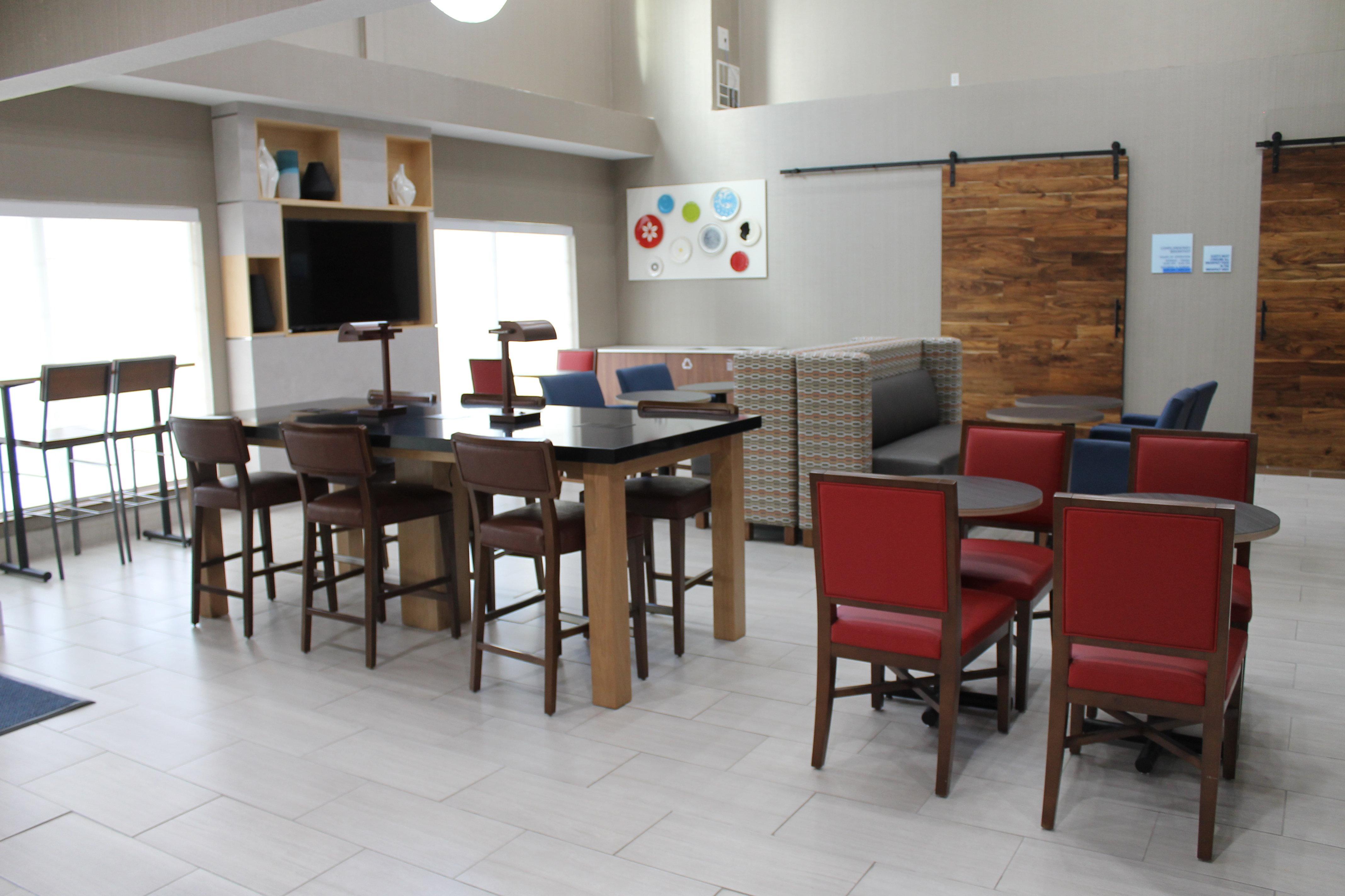 Holiday Inn Express & Suites - Tulare By Ihg Exteriér fotografie